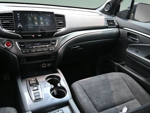Used 2022 Honda Pilot Sport image 11