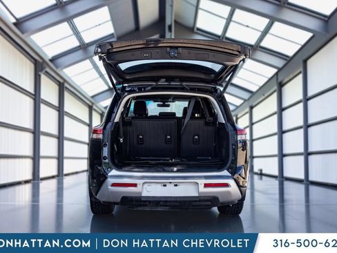 Used 2023 Nissan Pathfinder SL AWD/4WD image 24