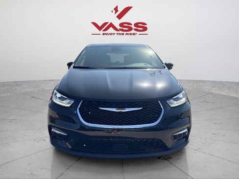 New 2026 Chrysler Pacifica Select FWD image 2