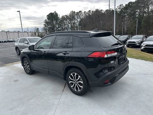 Used 2023 Toyota Corolla Cross SE image 8