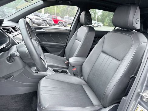 Used 2023 Volkswagen Tiguan SE R-Line FWD image 13