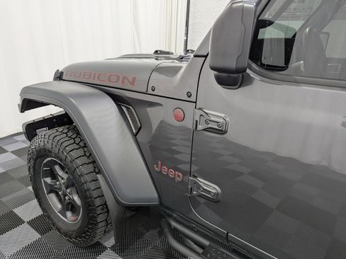 Used 2022 Jeep Gladiator Rubicon w/ Cold Weather Group AWD/4WD image 15