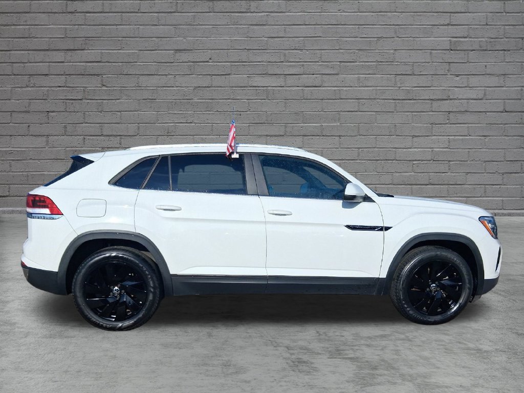 Certified 2024 Volkswagen Atlas Cross Sport SE FWD image 12