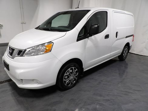 Used 2020 Nissan NV200 S image 3