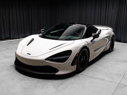 Used 2019 McLaren 720S Performance RWD image 21