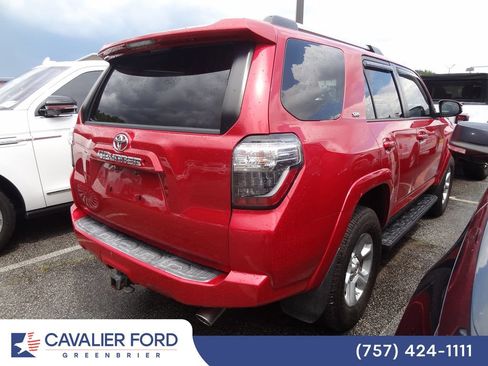 Used 2019 Toyota 4Runner SR5 AWD/4WD image 5