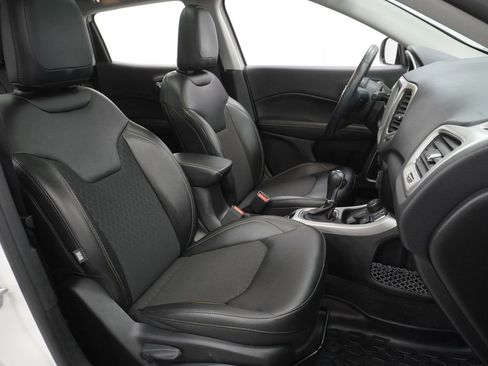 Certified 2020 Jeep Compass Latitude image 47