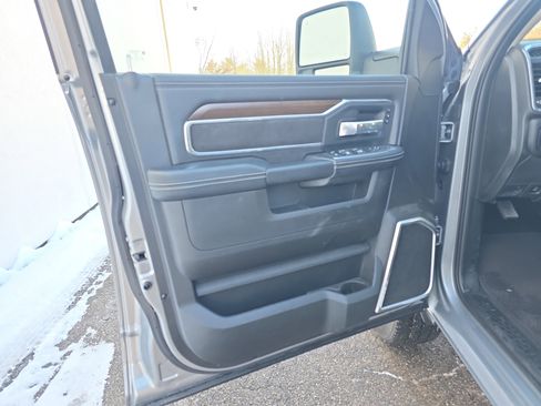 Used 2024 RAM 2500 Laramie image 16