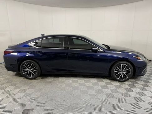 Certified 2024 Lexus ES 350 w/ Premium Package FWD image 10