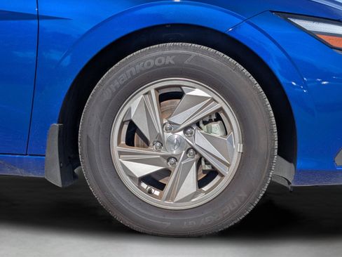 Certified 2025 Hyundai Elantra SE FWD image 45