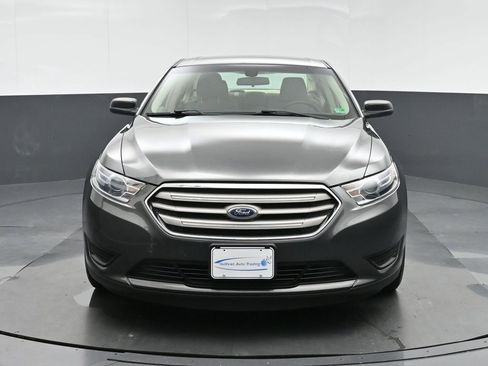 Used 2017 Ford Taurus SE FWD image 2