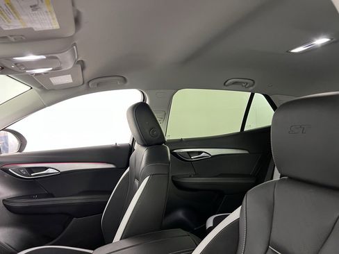 Used 2025 Buick Envision Sport Touring image 23