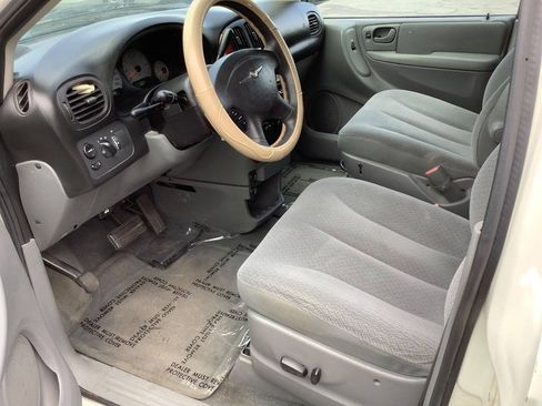 Used 2006 Chrysler Town & Country LX w/ Popular Equipment Group II FWD image 18