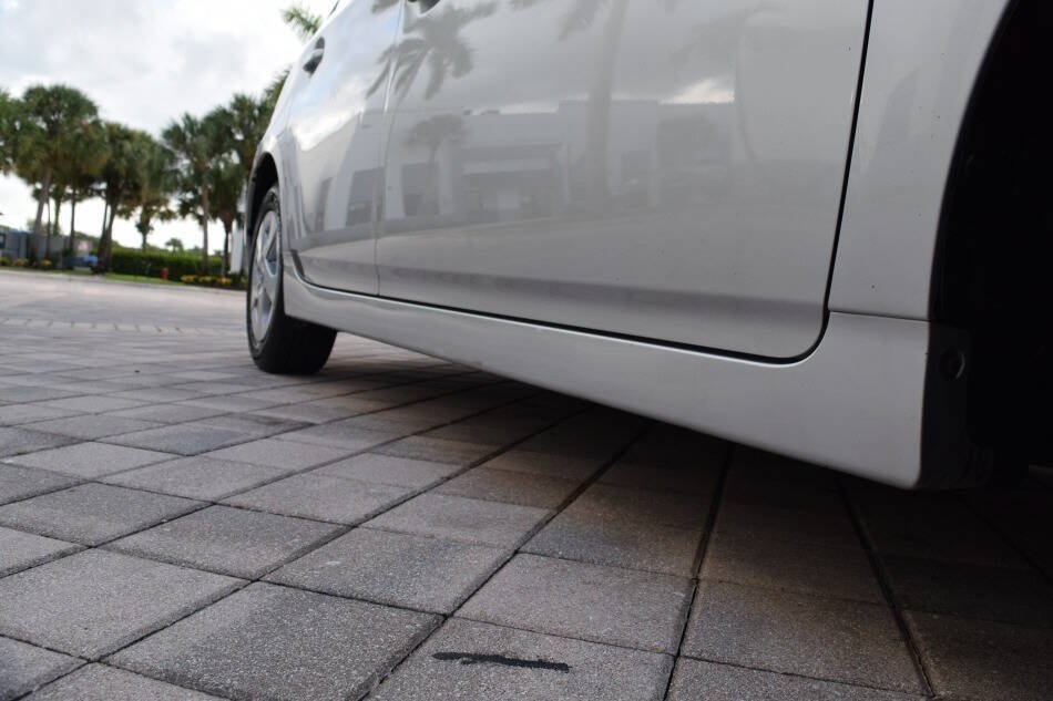 Used 2010 Toyota Prius Two w/ Preferred Accessory Pkg FWD image 30