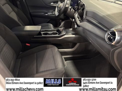 Used 2025 Chevrolet Equinox LT image 18