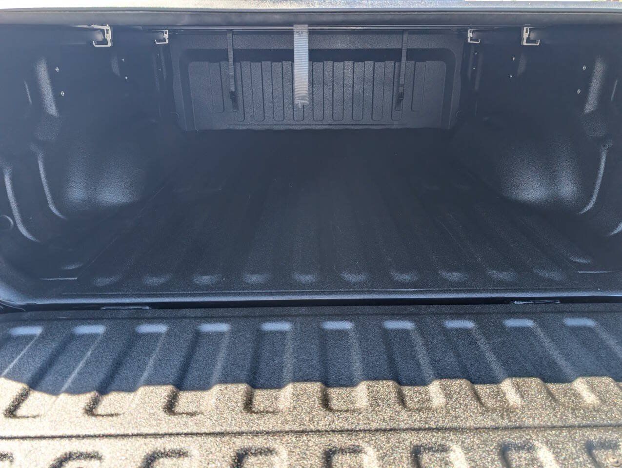 Used 2020 RAM 1500 Laramie AWD/4WD image 7
