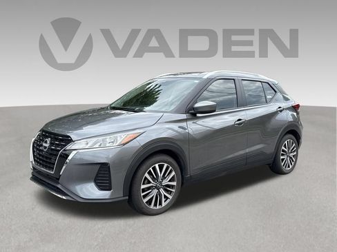 Used 2023 Nissan Kicks SV FWD image 1