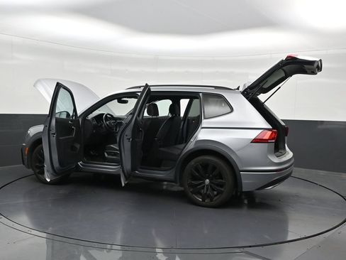 Used 2021 Volkswagen Tiguan SE R-Line FWD image 34