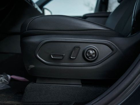 New 2025 Jeep Grand Cherokee L Altitude image 21