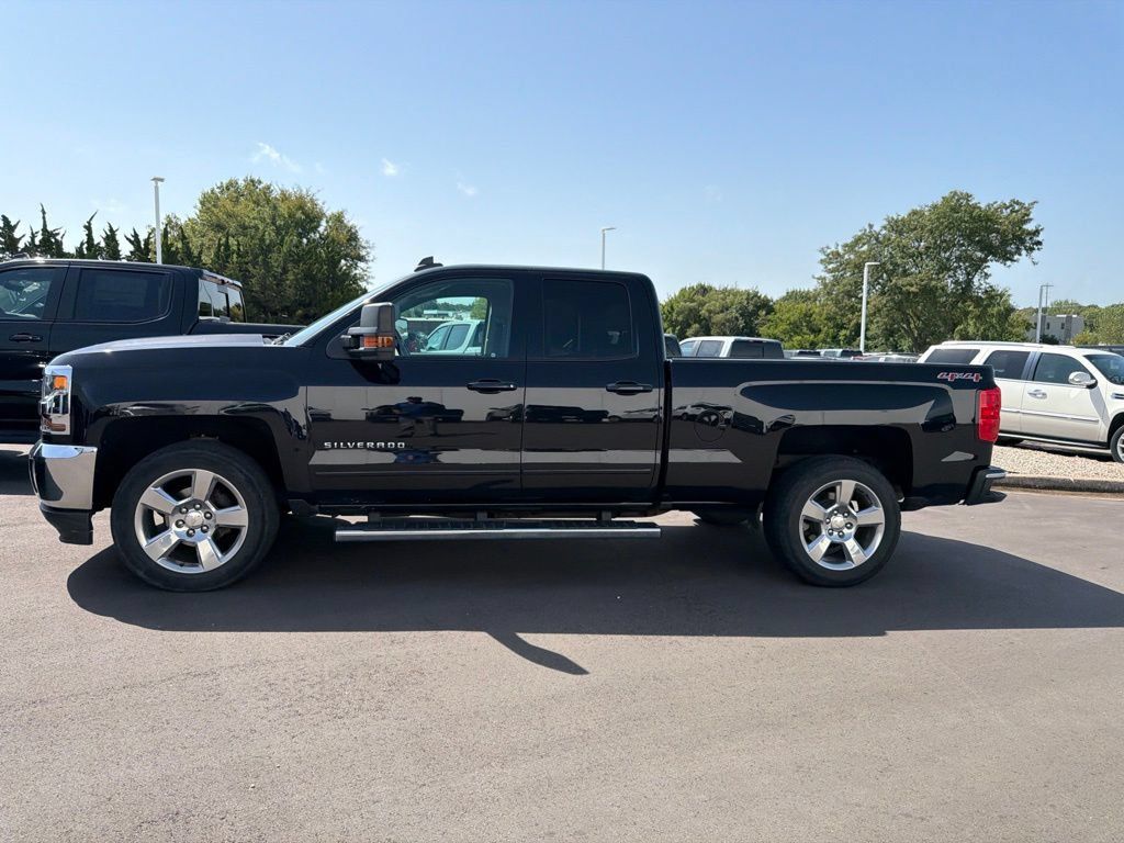 Used 2017 Chevrolet Silverado 1500 LT w/ Max Trailering Package AWD/4WD image 3