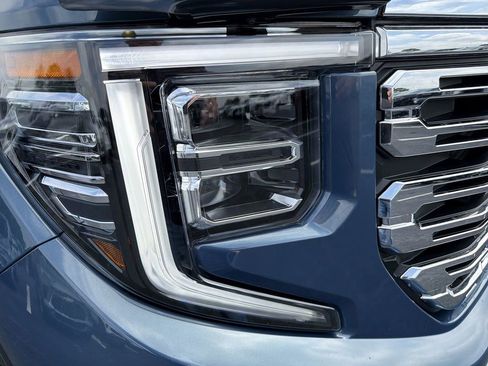 Used 2024 GMC Sierra 1500 Denali w/ Technology Package AWD/4WD image 11