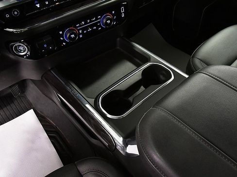 Used 2024 Chevrolet Silverado 2500 LTZ w/ LTZ Plus Package image 27