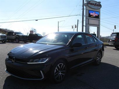 Used 2025 Volkswagen Jetta SE