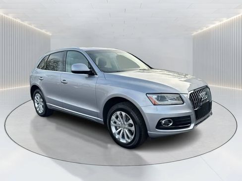 Used 2016 Audi Q5 2.0T Premium Plus w/ Technology Package AWD/4WD image 3