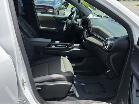 Certified 2025 Chevrolet Equinox LT w/ Convenience Package II FWD image 13