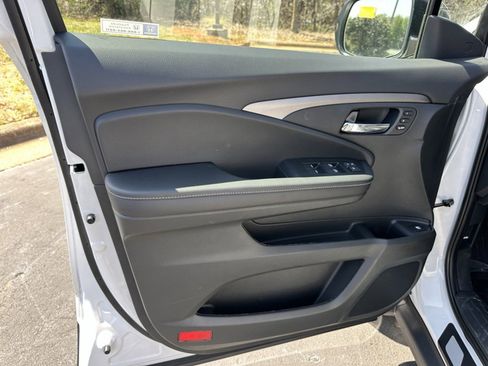 New 2025 Honda Ridgeline RTL+ image 15