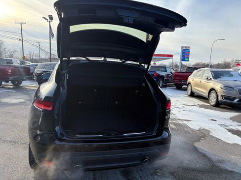 Used 2020 Jaguar F-PACE Premium image 37