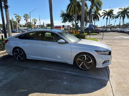 Used 2018 Honda Accord Sport image 6