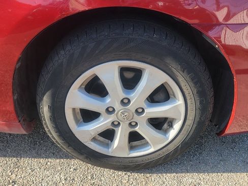 Used 2010 Toyota Camry LE FWD image 33