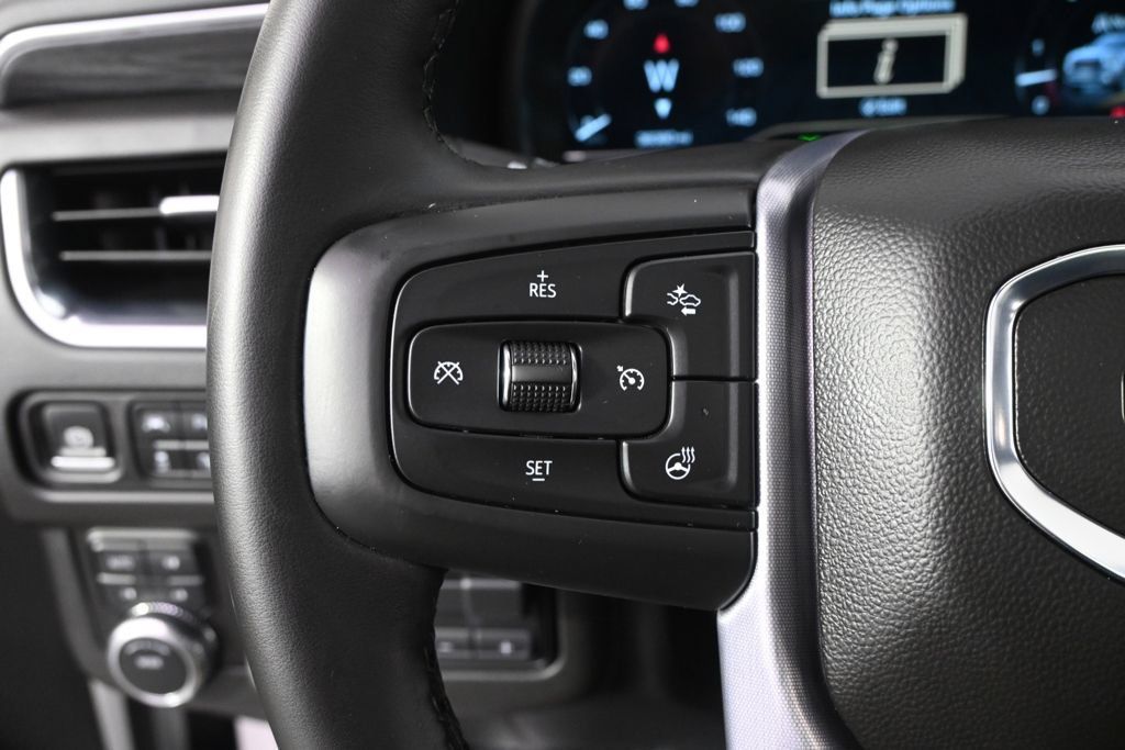 Used 2024 GMC Yukon SLT w/ SLT Premium Package AWD/4WD image 33