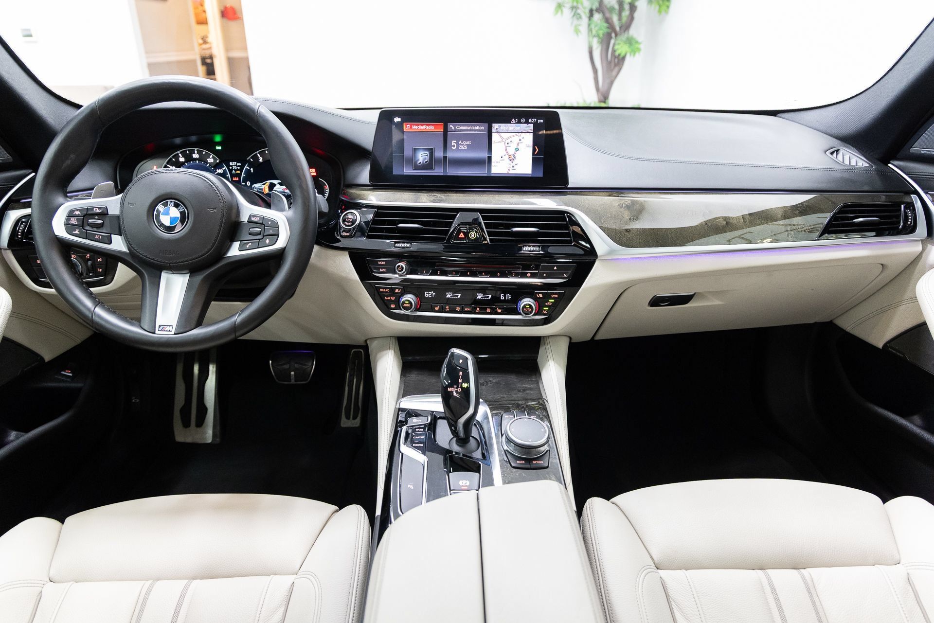 Used 2019 BMW 540i w/ M Sport Package RWD image 5