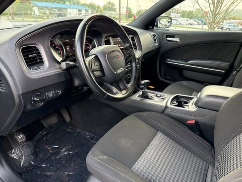 Used 2023 Dodge Charger SXT image 9