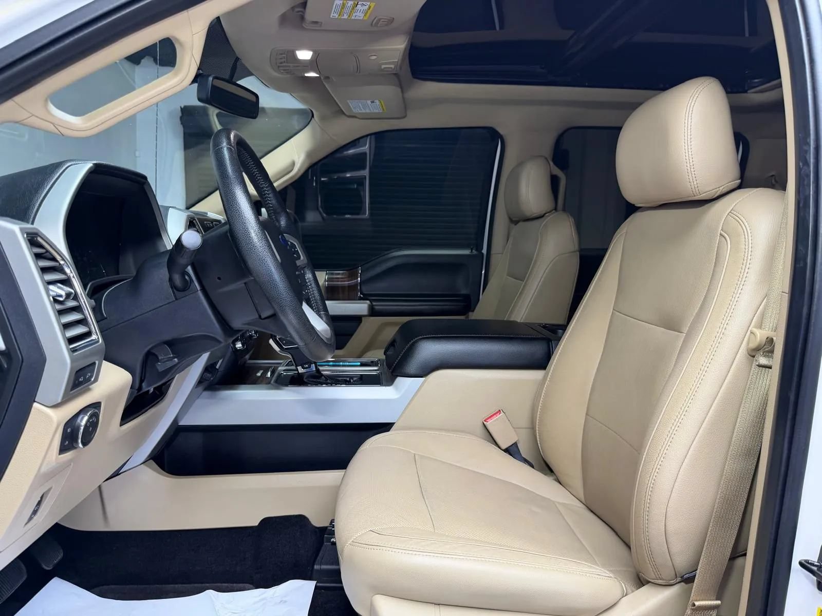 Used 2015 Ford F150 Lariat w/ Equipment Group 501A Mid AWD/4WD image 27
