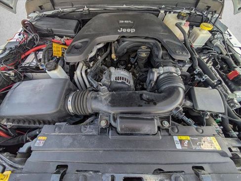 Used 2021 Jeep Gladiator Rubicon AWD/4WD image 22
