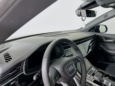 Used 2025 Audi Q8 Premium Plus image 10