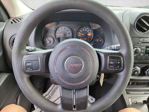 Used 2016 Jeep Patriot Sport FWD image 17