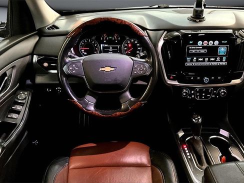 Used 2019 Chevrolet Traverse LT image 8