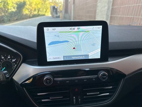 Used 2022 Ford Escape SE w/ SE Sport Appearance Package image 21