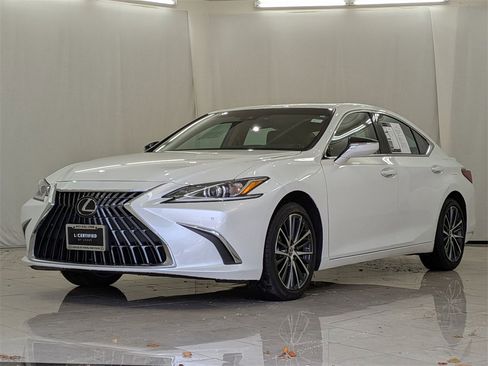 Certified 2024 Lexus ES 300h w/ Premium Package image 4