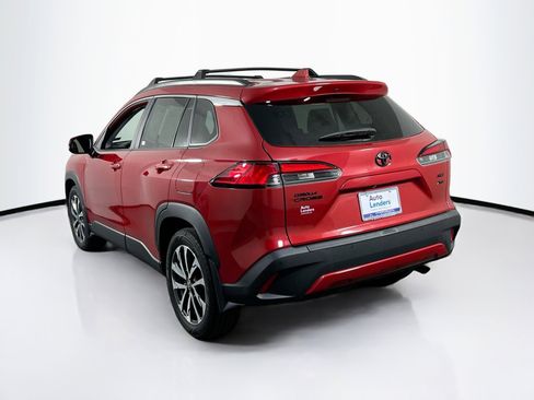 Used 2022 Toyota Corolla Cross XLE w/ Convenience Package image 7