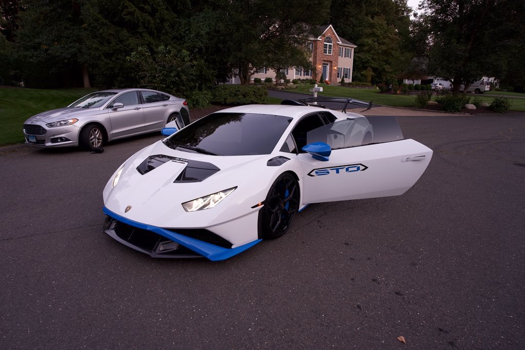 Used 2022 Lamborghini Huracan STO RWD image 53
