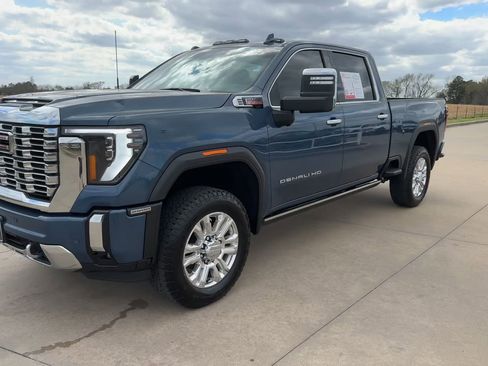 Used 2024 GMC Sierra 2500 Denali w/ Denali Reserve Package image 5