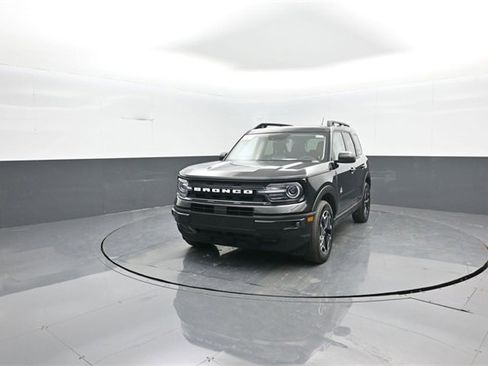 Certified 2023 Ford Bronco Sport Outer Banks w/ Tech Package image 3