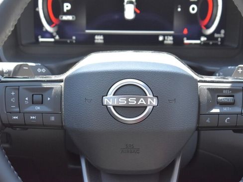Used 2026 Nissan Rogue Platinum w/ Platinum Premium Package AWD/4WD image 16