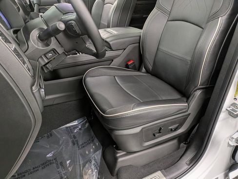 Used 2025 RAM 3500 Limited image 10