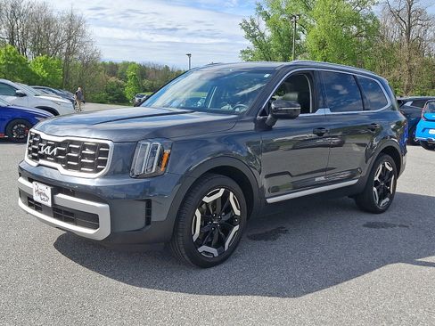Certified 2023 Kia Telluride S w/ S Sunroof Package AWD/4WD image 3